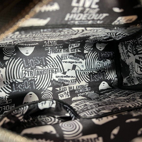 EMILY THE STRANGE BOWLER PURSE / POCKET BOOK - Picture 5 of 7